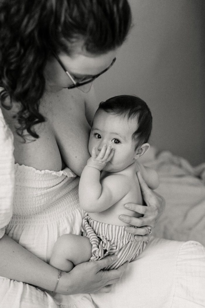 Photographe-Allaitement-Maman-Bebe-Famille-Cherbourg-Valognes-Les-Pieux