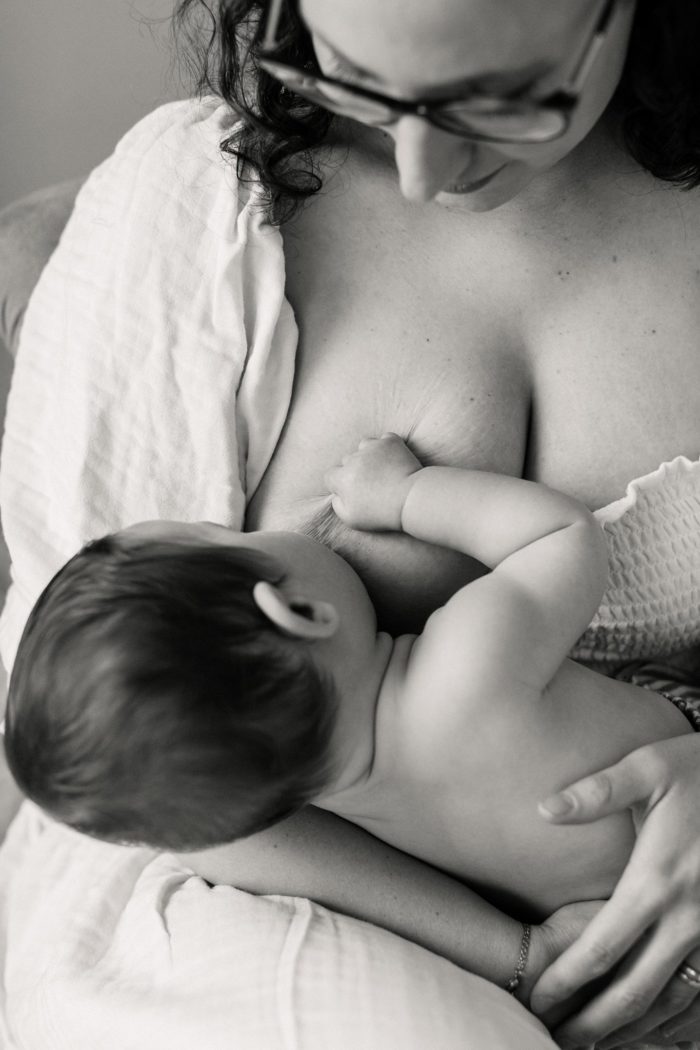 Photographe-Allaitement-Maman-Bebe-Famille-Cherbourg-Valognes-Les-Pieux