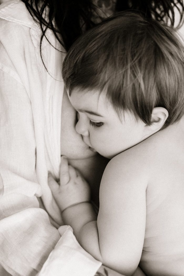 Photographe-Allaitement-Maman-Bebe-Famille-Cherbourg-Valognes-Les-Pieux