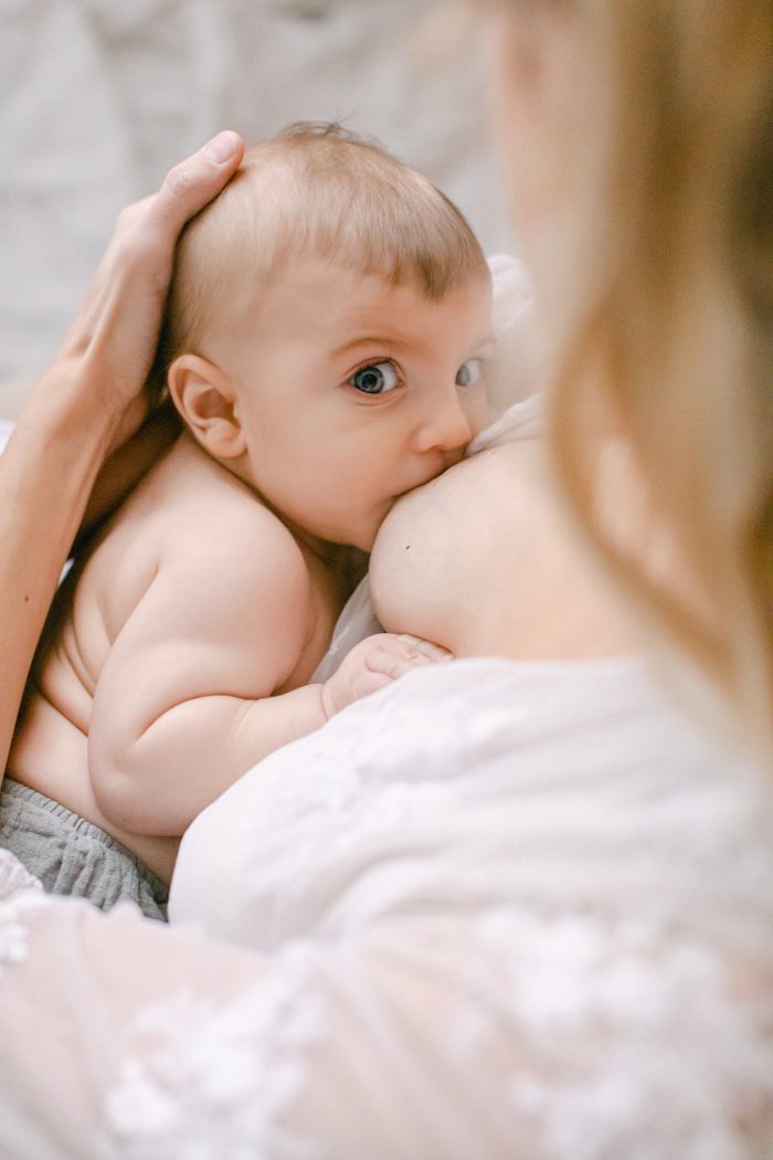 Photographe-Allaitement-Maman-Bebe-Famille-Cherbourg-Valognes-Les-Pieux