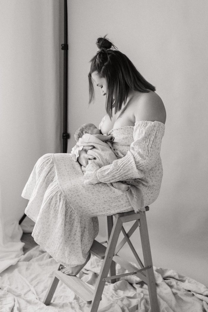 Photographe-Allaitement-Maman-Bebe-Famille-Cherbourg-Valognes-Les-Pieux