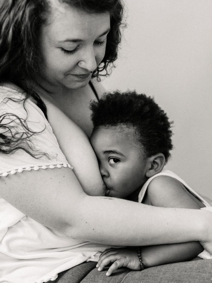 Photographe-Allaitement-Maman-Bebe-Famille-Cherbourg-Valognes-Les-Pieux