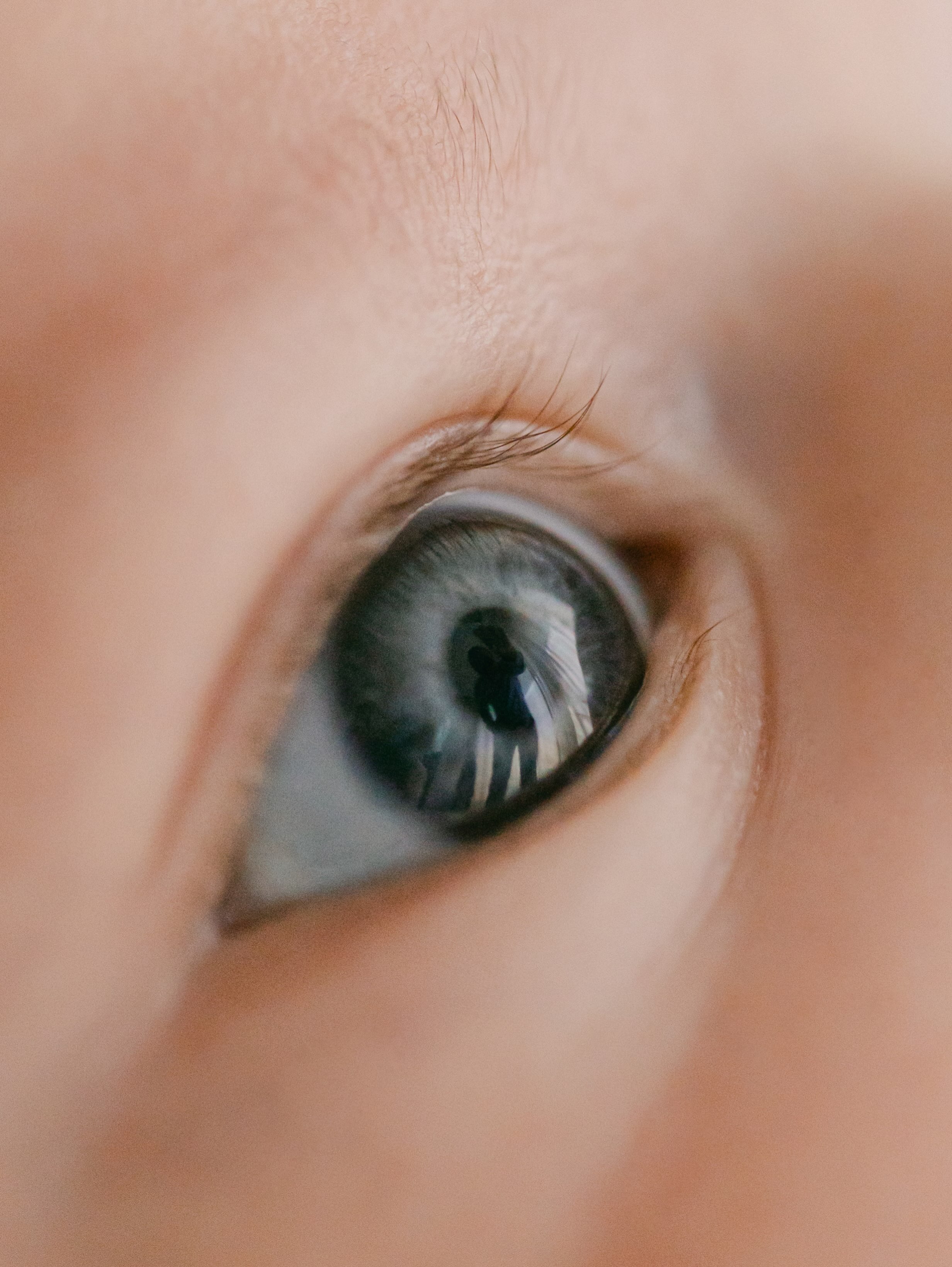 Que j’aime les yeux des bébés … 
On y trouve tant d’amour, d’innocence et de tendresse. 🥹

Ces petits détails sont toujours si importants à photographier pour moi. 
Nos bébés grandissent trop vite et parfois on oublie presque à quel point ils étaient petits 🥹

#photographe #photographebébé #maman2026 #bébé