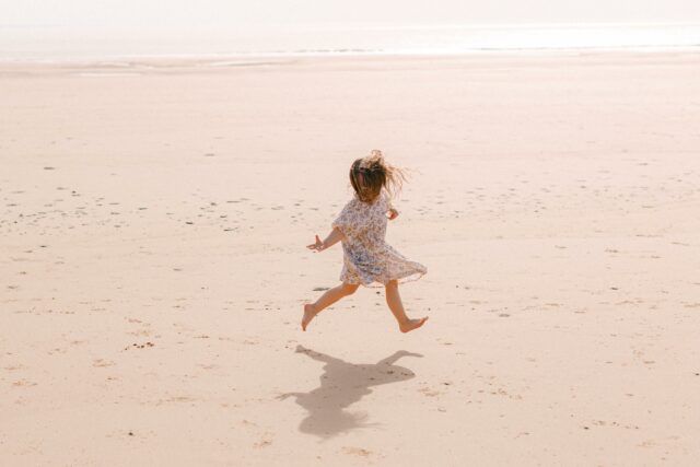 Avec cette chaleur inédite, je pense à toutes les familles que je photographie depuis des années. 
Et surtout aux petits bébés de cette année, aux femmes enceintes et aux enfants dans les écoles. 🥺

Prenez tous bien soin de vous et de vos proches. 🙏

On aime l’été, mais quand on peut vraiment en profiter.