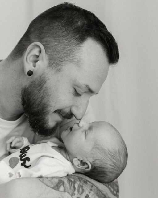 Vous revoir pour votre deuxième bébé. 
Voir votre ainé.e qui a grandi. 
Immortaliser l’agrandissement de vos familles. 
Il n’y a rien de plus précieux pour moi. 
🥹🥹🥹
.
.
.
#photographe  #photographefamille  #portraitdefamille  #seancephoto #cherbourg