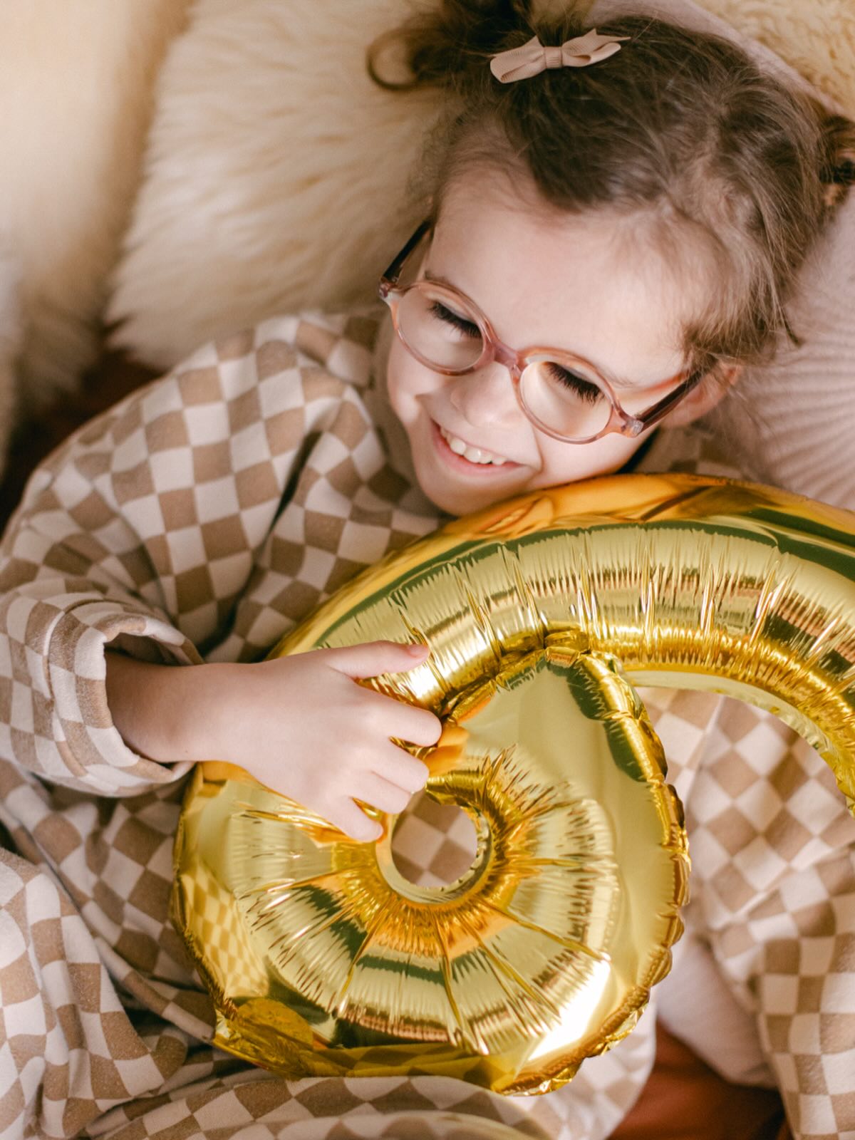 Chez nous, la journée de l’amour, c’est sa journée à elle depuis 6 ans déjà 🥹♥️

Cette petite chipie a bousculé ma vie de la plus belle des manières ♥️

J’en profite pour vous souhaiter à toutes et à tous de belles vacances en famille, que vous partiez ou non. 
Ici, c’est moments en famille tranquilles. 
J’ai quelques séances les 2 prochaines semaines mais sinon je vais profiter de cette princesse. 
Ne vous inquiétez pas si je mets du temps à vous répondre 🫶